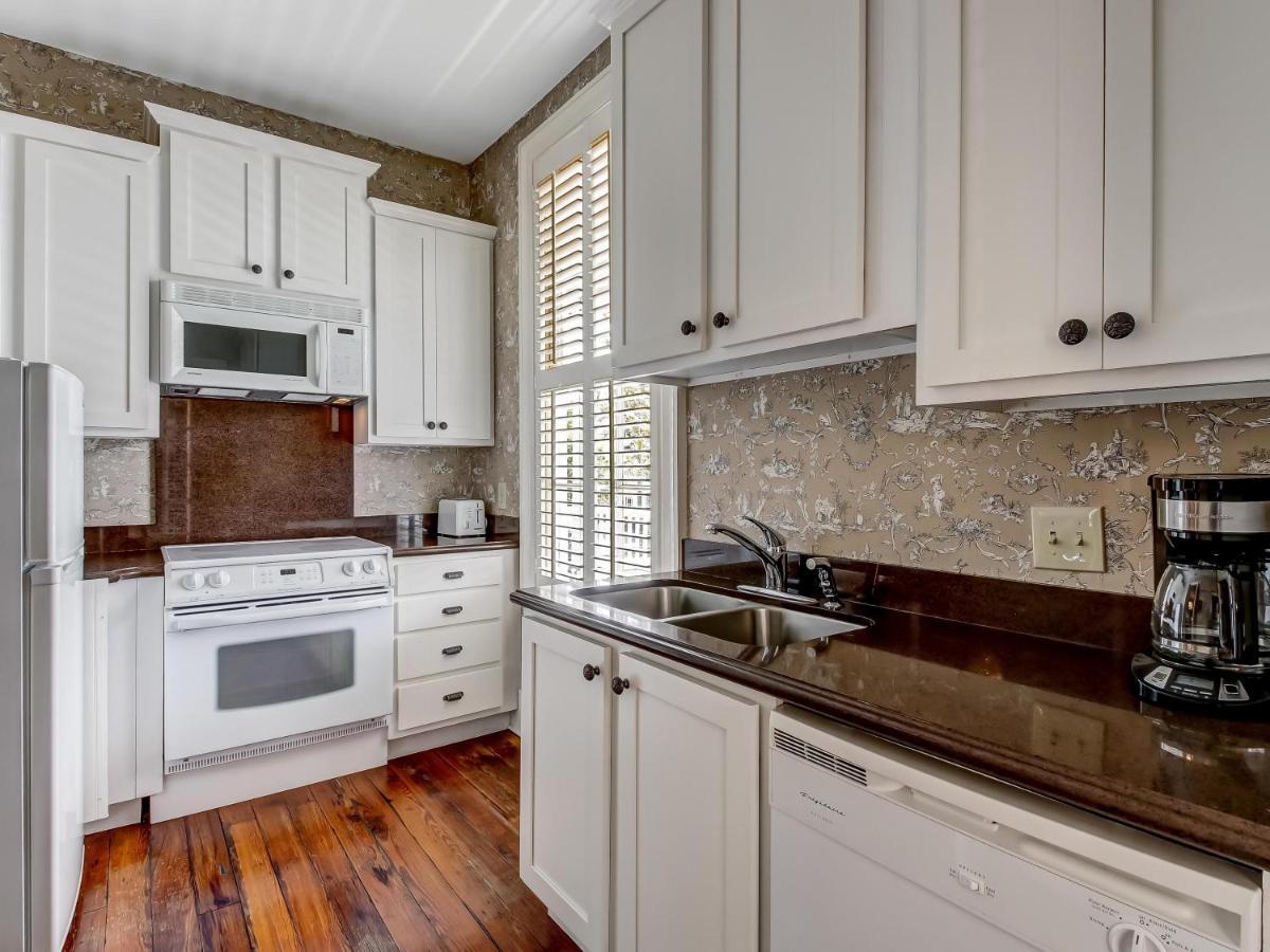 Bird Baldwin Parlor Villa Savannah Bagian luar foto