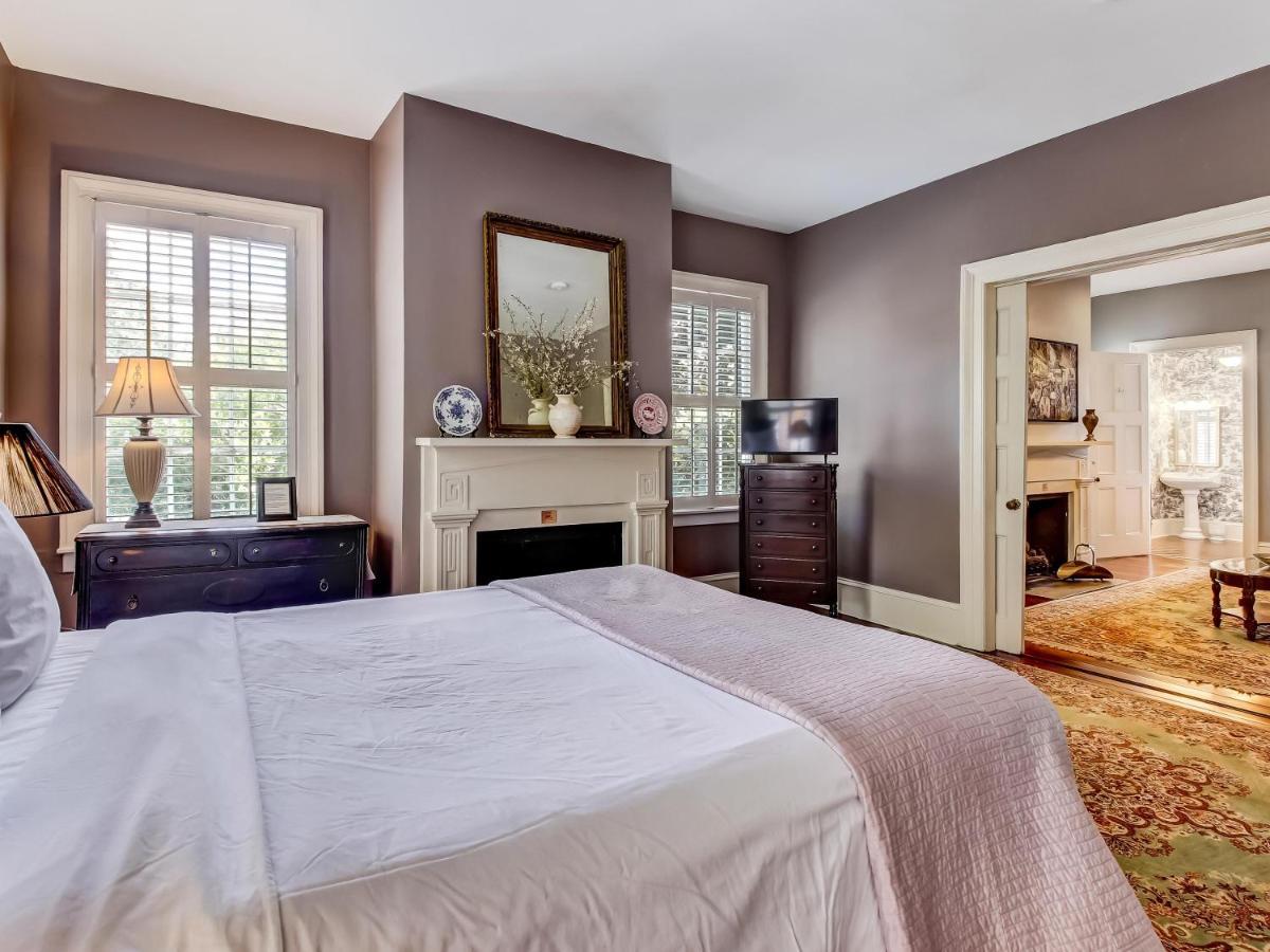 Bird Baldwin Parlor Villa Savannah Bagian luar foto