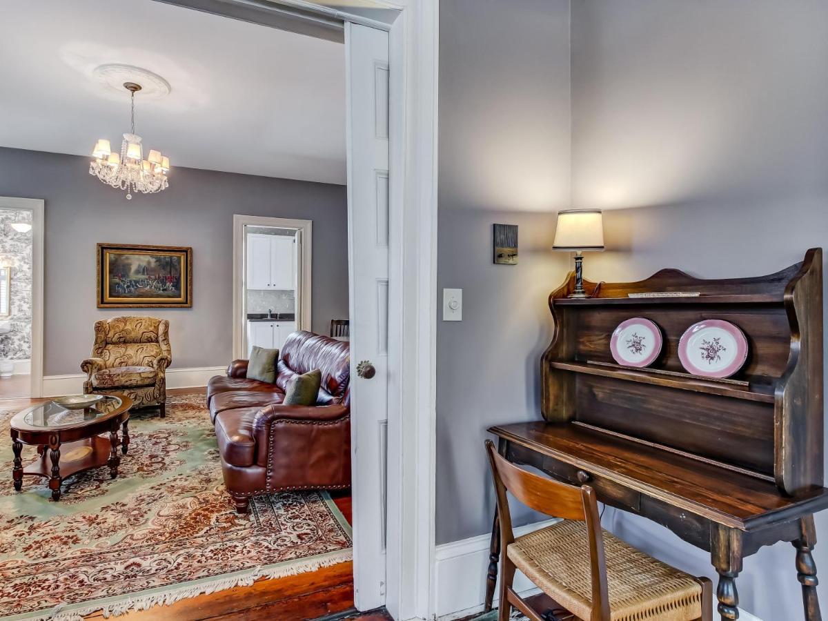 Bird Baldwin Parlor Villa Savannah Bagian luar foto
