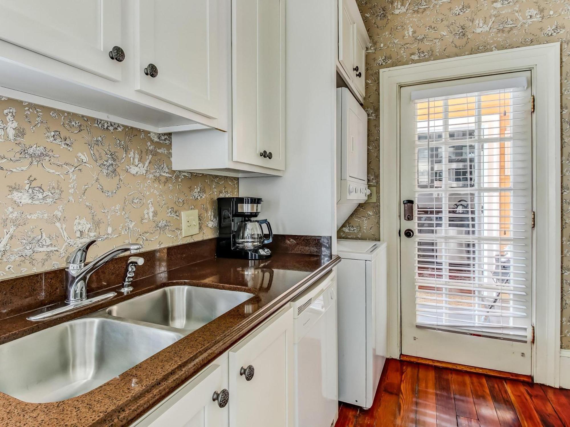 Bird Baldwin Parlor Villa Savannah Bagian luar foto